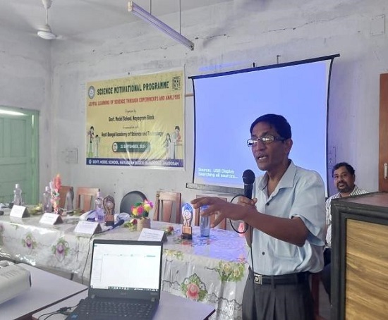 Prof. Chittaranjan Sinha speaking in the program