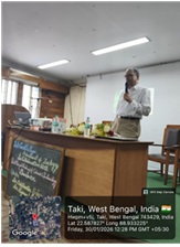 Dr.Syamal Roy delivering the lecture