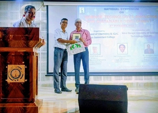 The audience listening to the captivating lecture by Prof. D. Bhattacharjee
